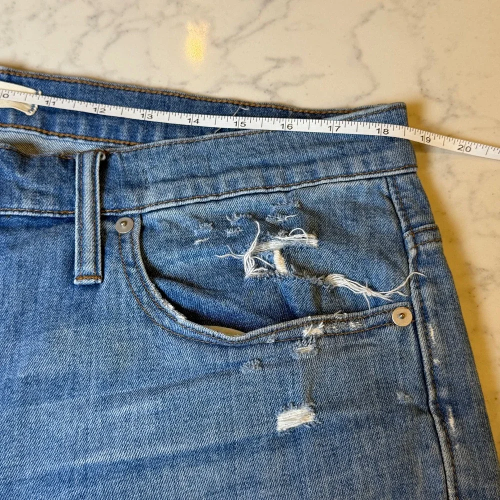 Madewell The Slim Boyjean Medium Wash Distressed Raw Hem Denim Jeans Size 32